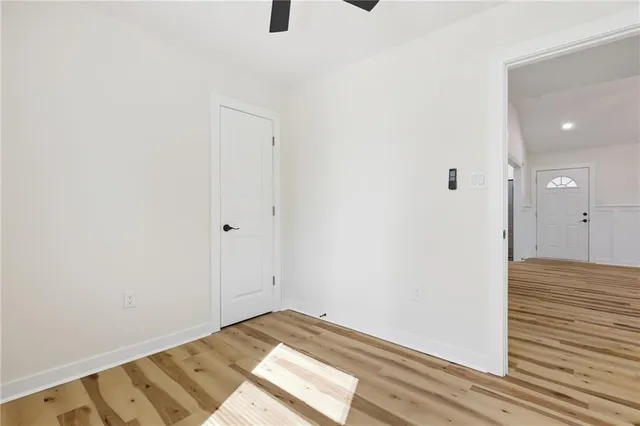 $2,300 | 19 Robin Hood Drive, Savannah, GA 31406