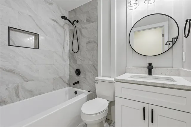 $2,300 | 19 Robin Hood Drive, Savannah, GA 31406