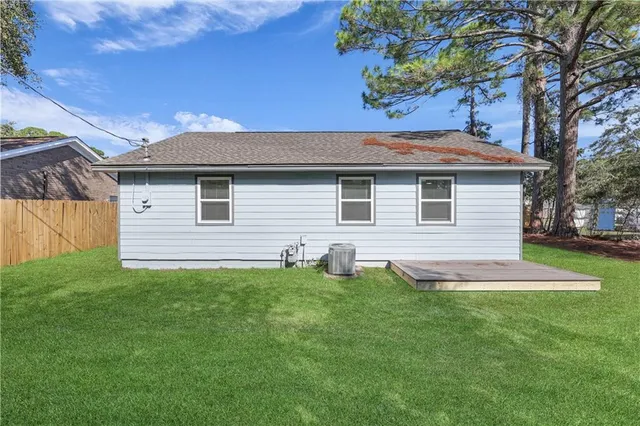 $2,300 | 19 Robin Hood Drive, Savannah, GA 31406