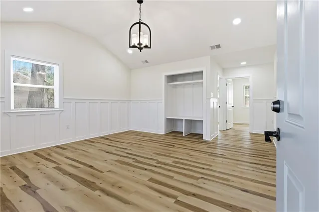 $2,300 | 19 Robin Hood Drive, Savannah, GA 31406