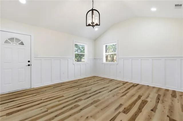 $2,300 | 19 Robin Hood Drive, Savannah, GA 31406