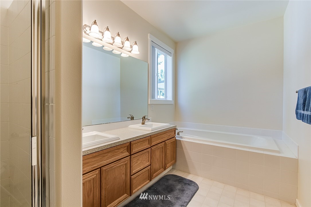 2217 Duvall Avenue Northeast Renton, WA 98059 - Photo 14 of 23