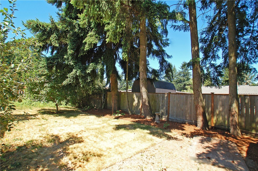 2217 Duvall Avenue Northeast Renton, WA 98059 - Photo 21 of 23