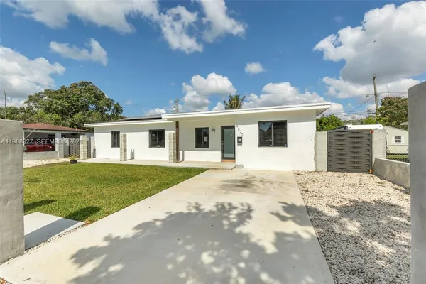 $599,999 | 14520 Carver Drive, Miami, FL 33176