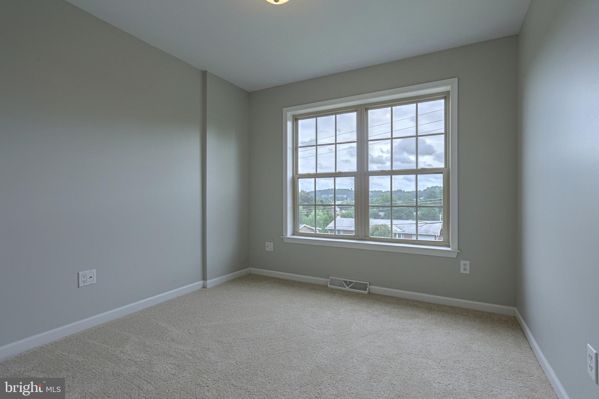 2020 Teslin Road York, PA 17404 - Photo 16 of 26