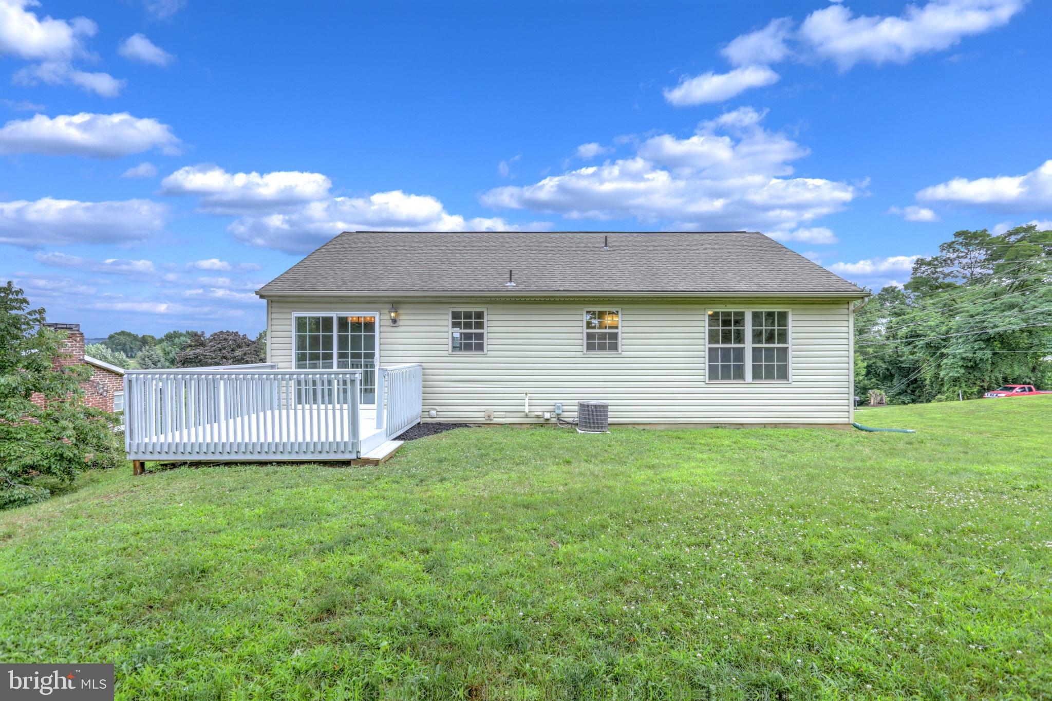 2020 Teslin Road York, PA 17404 - Photo 3 of 26