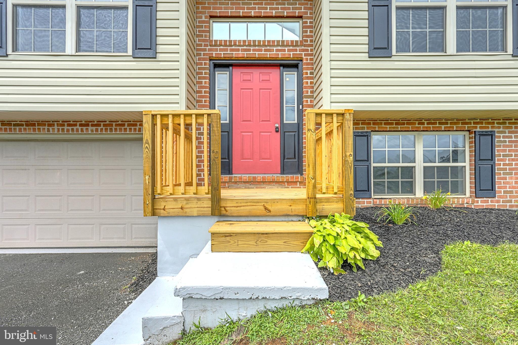 2020 Teslin Road York, PA 17404 - Photo 4 of 26