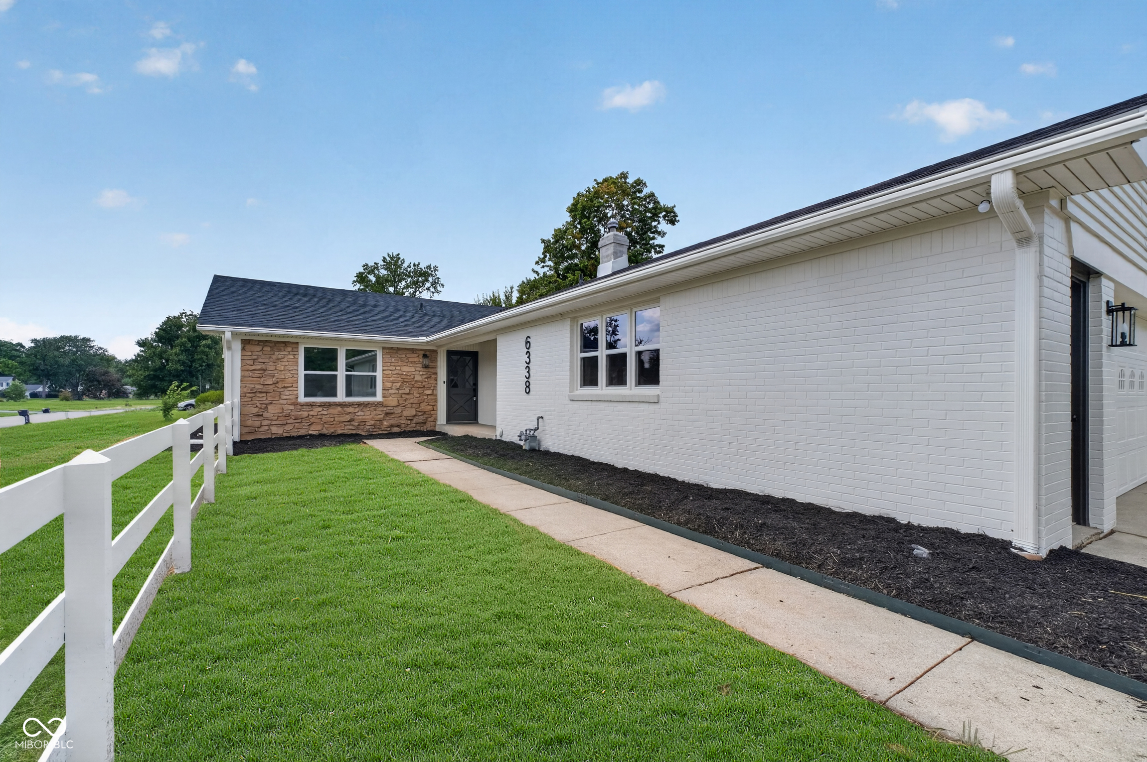 6338 Welham Road Indianapolis, IN 46220 - Photo 3 of 44 Gallery Image 3
