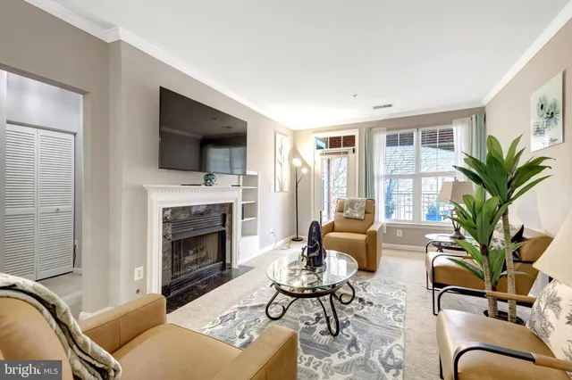 $2,600 | 8181 Carnegie Hall Court, Unit 205, Vienna, VA 22180