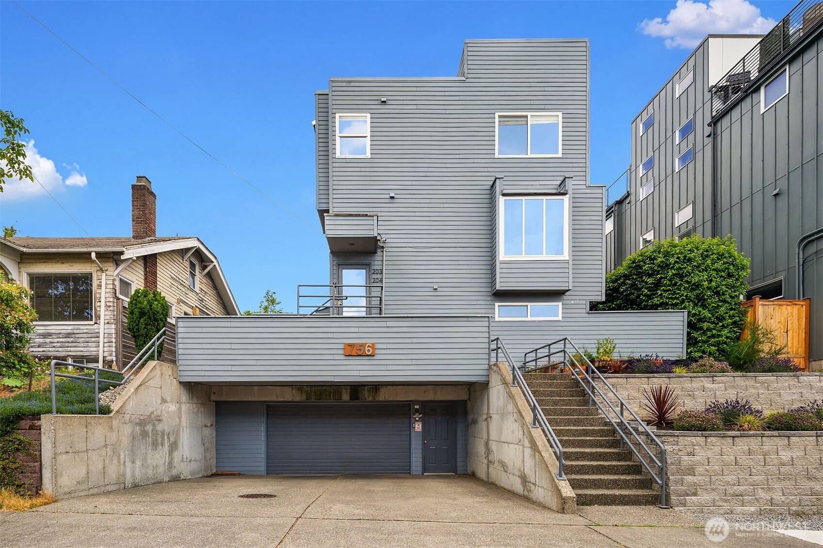 756 North 72nd Street, Unit 201 Seattle, WA 98103 - Photo 2 of 28