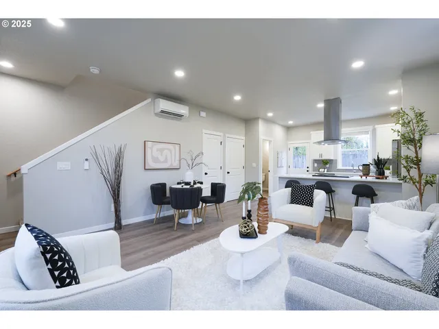 $369,900 | 4537 Southeast 97th Avenue, Portland, OR 97266