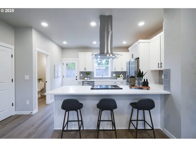 $369,900 | 4537 Southeast 97th Avenue, Portland, OR 97266