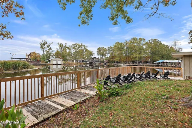 $449,999 | 363 Lake Harbor Road, Brandon, MS 39047
