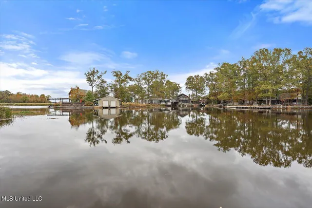 $449,999 | 363 Lake Harbor Road, Brandon, MS 39047