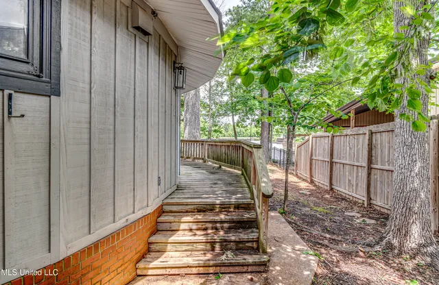 $449,999 | 363 Lake Harbor Road, Brandon, MS 39047