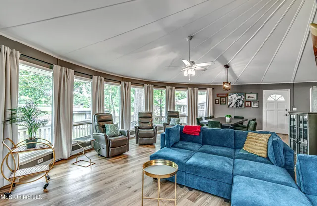 $449,999 | 363 Lake Harbor Road, Brandon, MS 39047