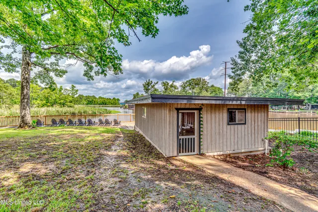 $449,999 | 363 Lake Harbor Road, Brandon, MS 39047