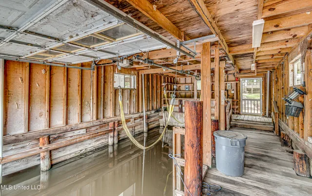 $449,999 | 363 Lake Harbor Road, Brandon, MS 39047