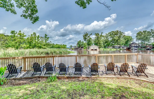 $449,999 | 363 Lake Harbor Road, Brandon, MS 39047