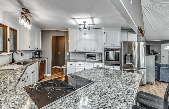 $449,999 | 363 Lake Harbor Road, Brandon, MS 39047