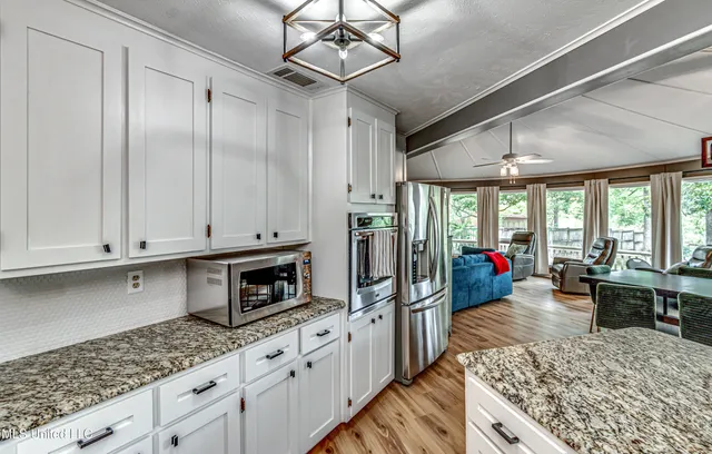 $449,999 | 363 Lake Harbor Road, Brandon, MS 39047