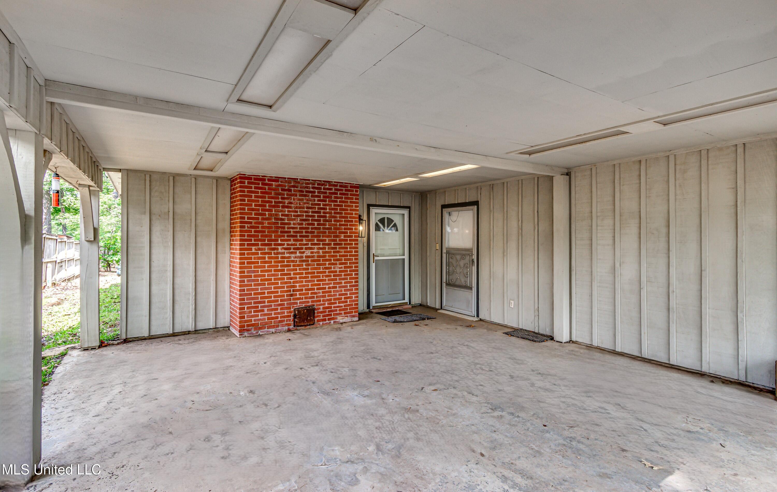 363 Lake Harbor Road Brandon, MS 39047 - Photo 3 of 122 363 Lake Harbor Rd-63