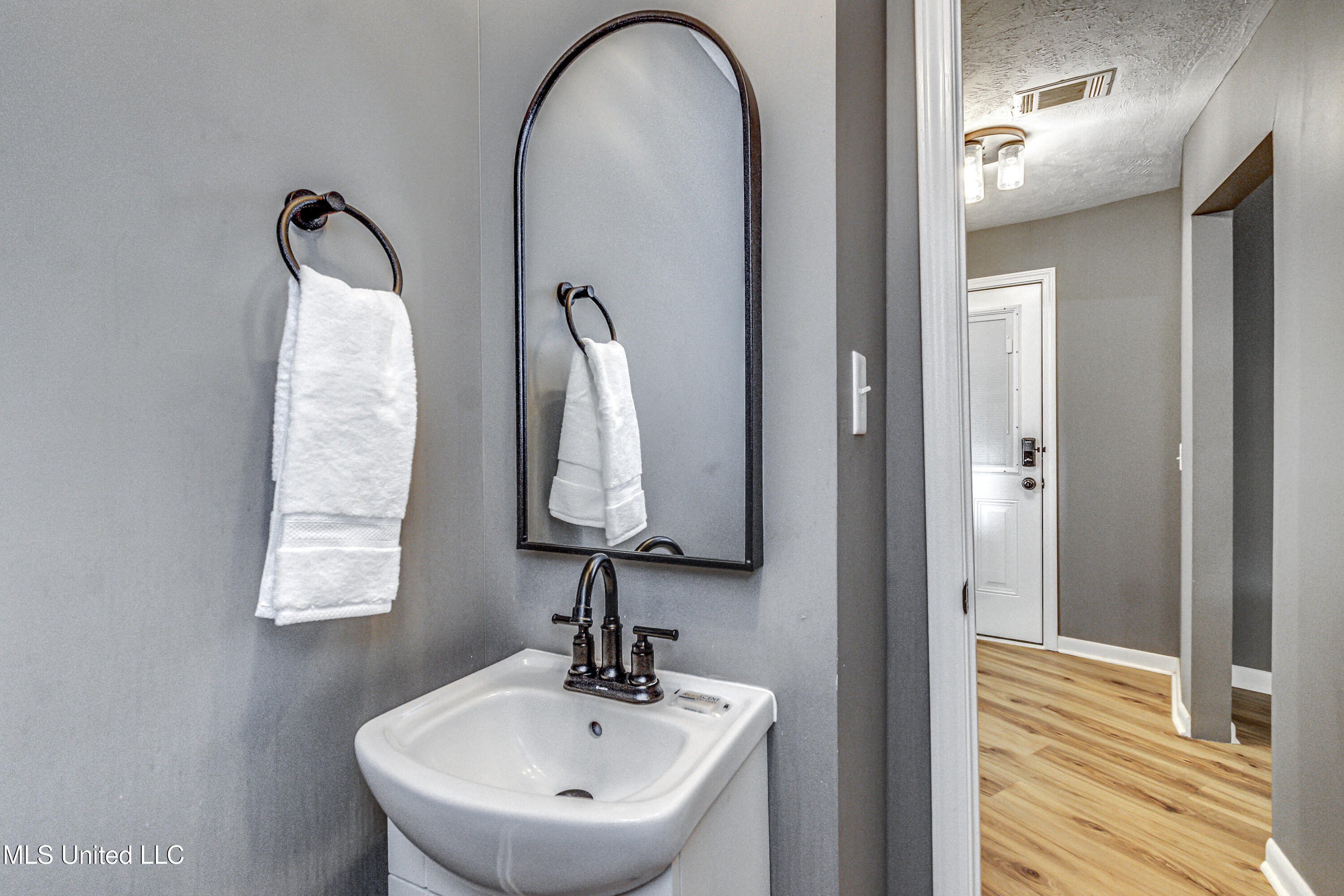 363 Lake Harbor Road Brandon, MS 39047 - Photo 36 of 122 363 Lake Harbor Rd-30