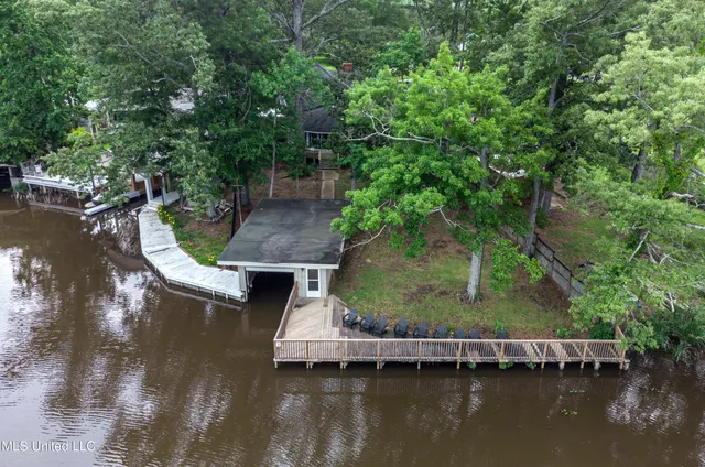 $449,999 | 363 Lake Harbor Road, Brandon, MS 39047