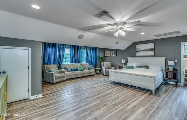 $449,999 | 363 Lake Harbor Road, Brandon, MS 39047