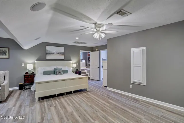 $449,999 | 363 Lake Harbor Road, Brandon, MS 39047