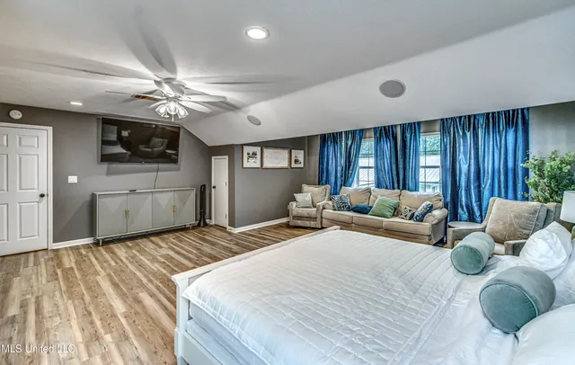 $449,999 | 363 Lake Harbor Road, Brandon, MS 39047