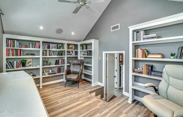 $449,999 | 363 Lake Harbor Road, Brandon, MS 39047