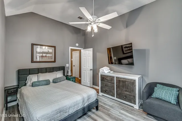 $449,999 | 363 Lake Harbor Road, Brandon, MS 39047