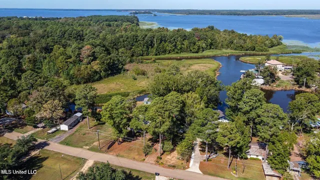 $449,999 | 363 Lake Harbor Road, Brandon, MS 39047