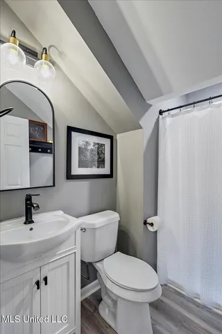 $449,999 | 363 Lake Harbor Road, Brandon, MS 39047