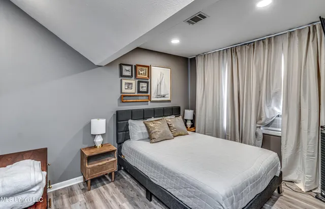 $449,999 | 363 Lake Harbor Road, Brandon, MS 39047