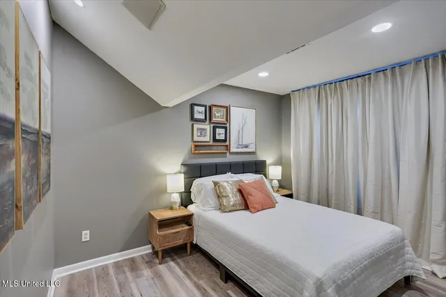 $449,999 | 363 Lake Harbor Road, Brandon, MS 39047