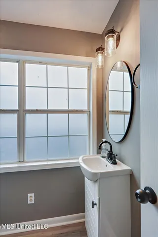 $449,999 | 363 Lake Harbor Road, Brandon, MS 39047