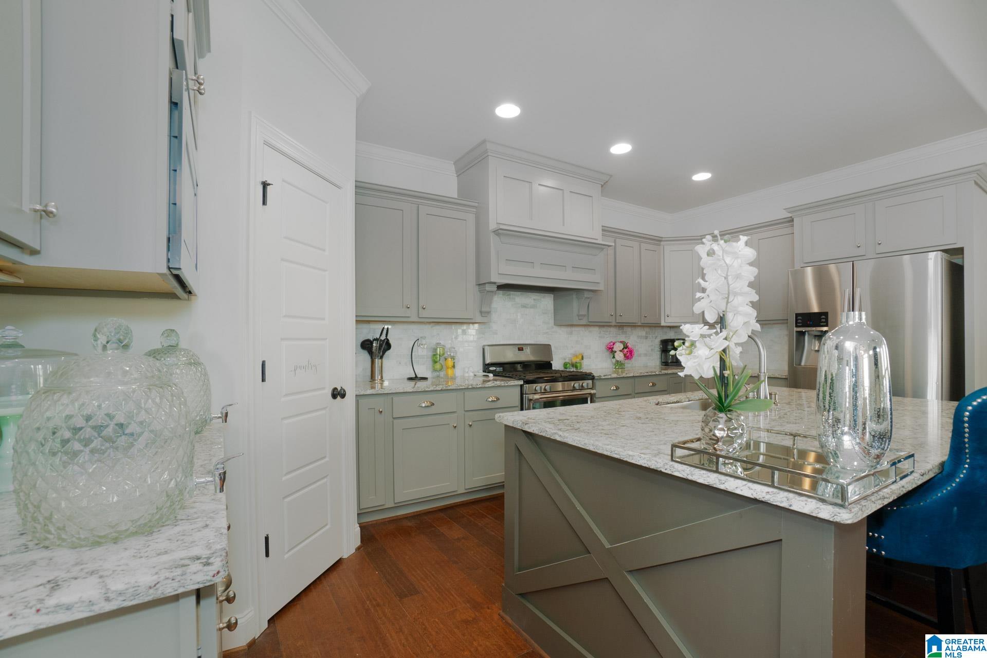 348 Strathaven Circle Pelham, AL 35124 - Photo 4 of 32