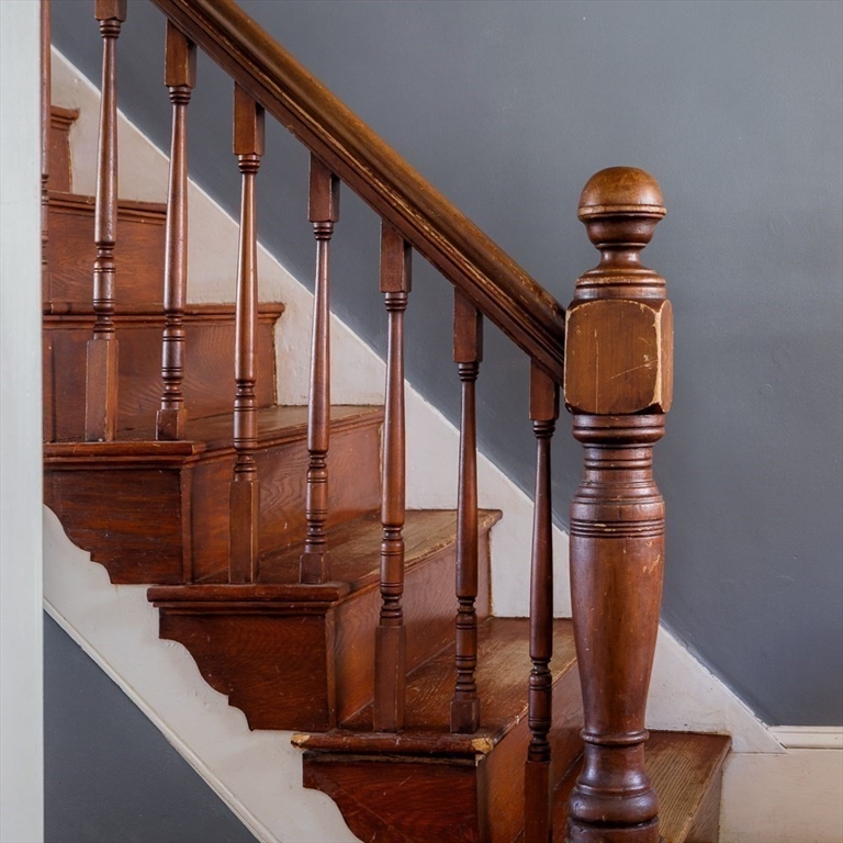 70 Oxford Street Somerville, MA 02143 - Photo 18 of 38 a view of entryway