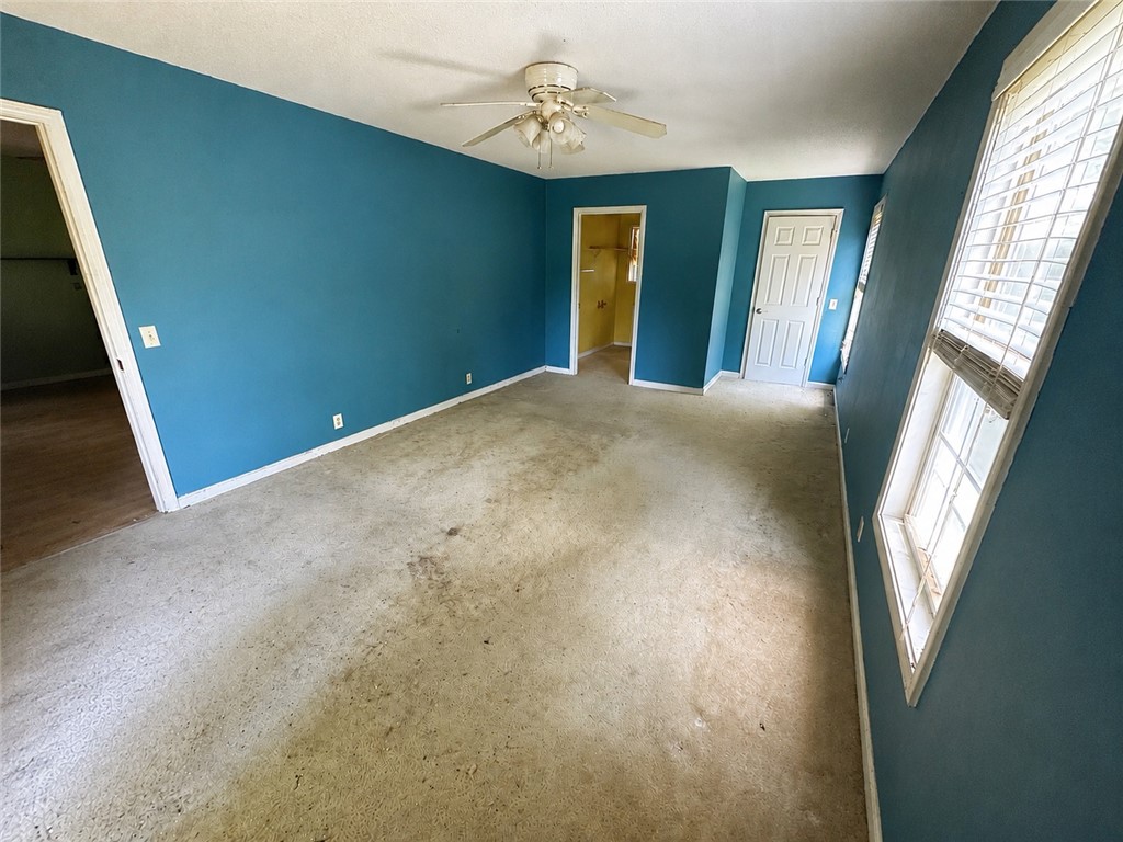 138 Cloverdale Road Seneca, SC 29678 - Photo 19 of 27 A spacious room offers ample potential for personalization and design.