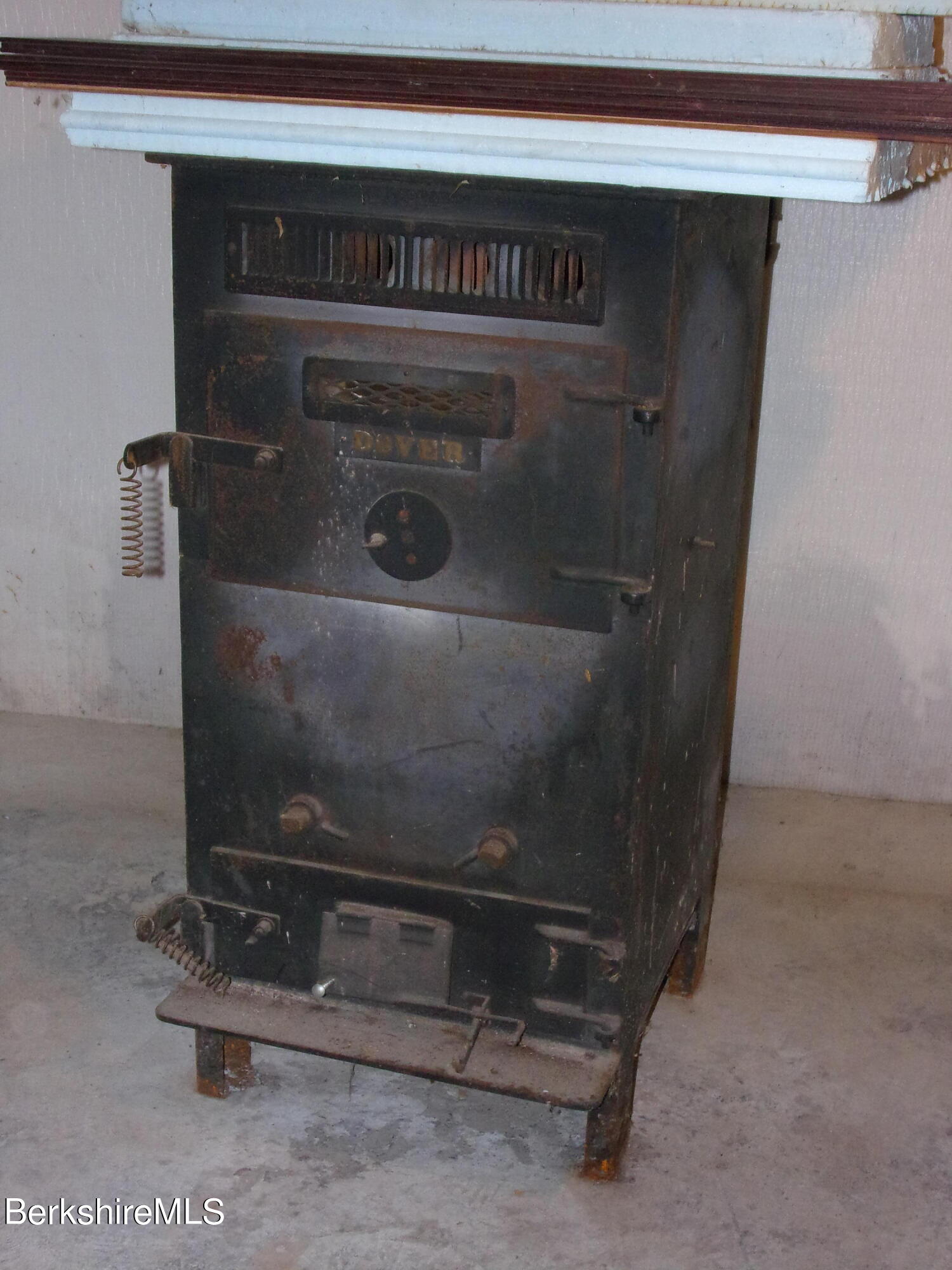 1435 River Road Clarksburg, MA 01247 - Photo 54 of 55 a close view of door