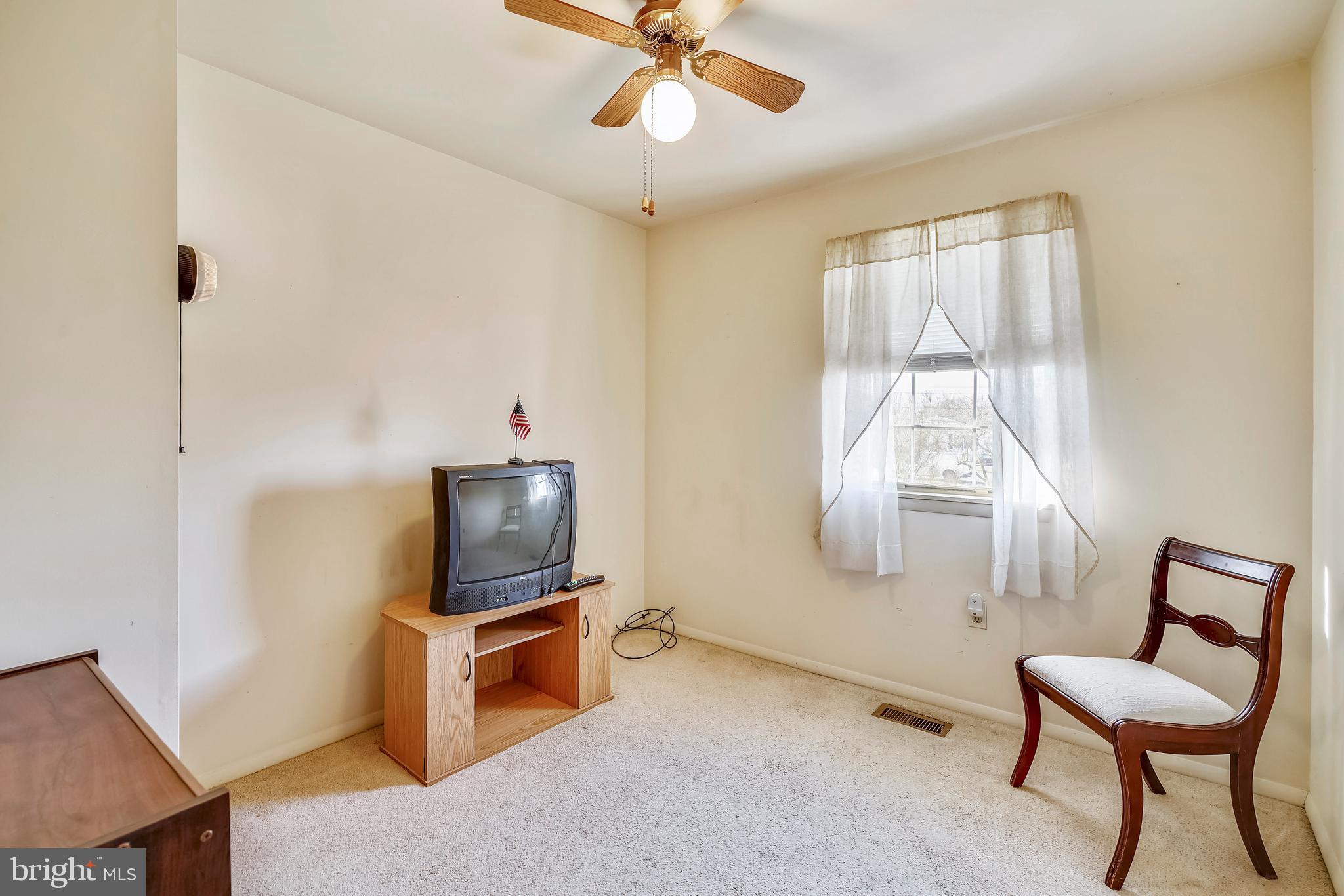 8416 Rugby Road Pasadena, MD 21122 - Photo 15 of 32 Gallery Image 15