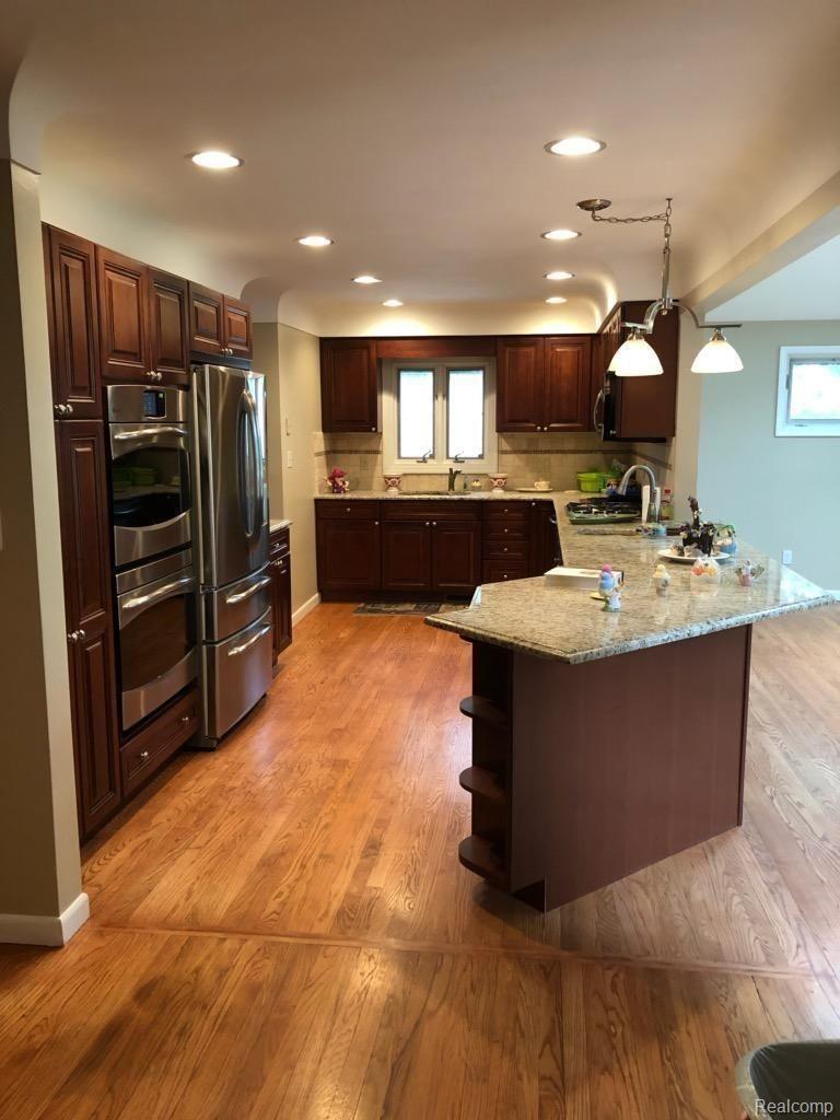 332 Texas Avenue Rochester, MI 48309 - Photo 9 of 28 Kitchen.jpg