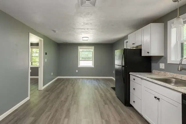 $2,200 | 483 Liberty Street, Unit 2, Braintree, MA 02184