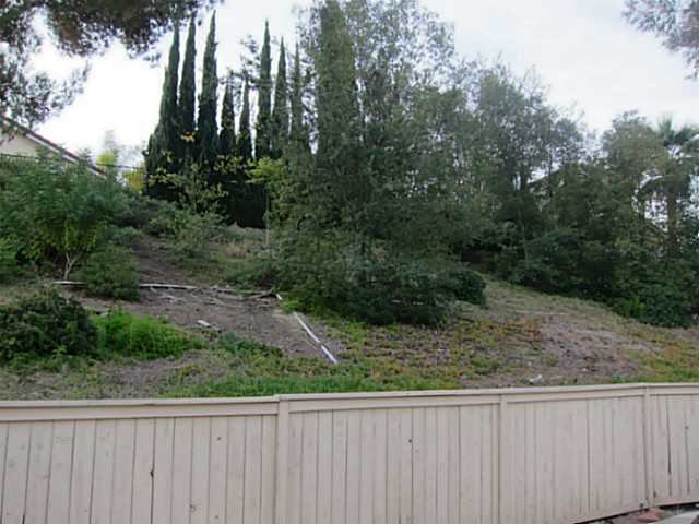 1709 Crystal Ridge Way Vista, CA 92081 - Photo 8 of 22 Gallery Image 8