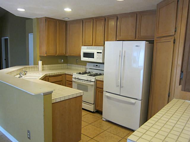 1709 Crystal Ridge Way Vista, CA 92081 - Photo 9 of 22 Gallery Image 9