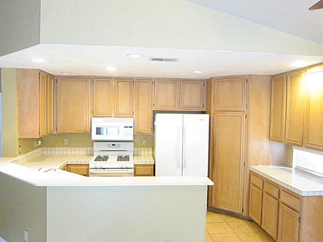 1709 Crystal Ridge Way Vista, CA 92081 - Photo 10 of 22 Gallery Image 10