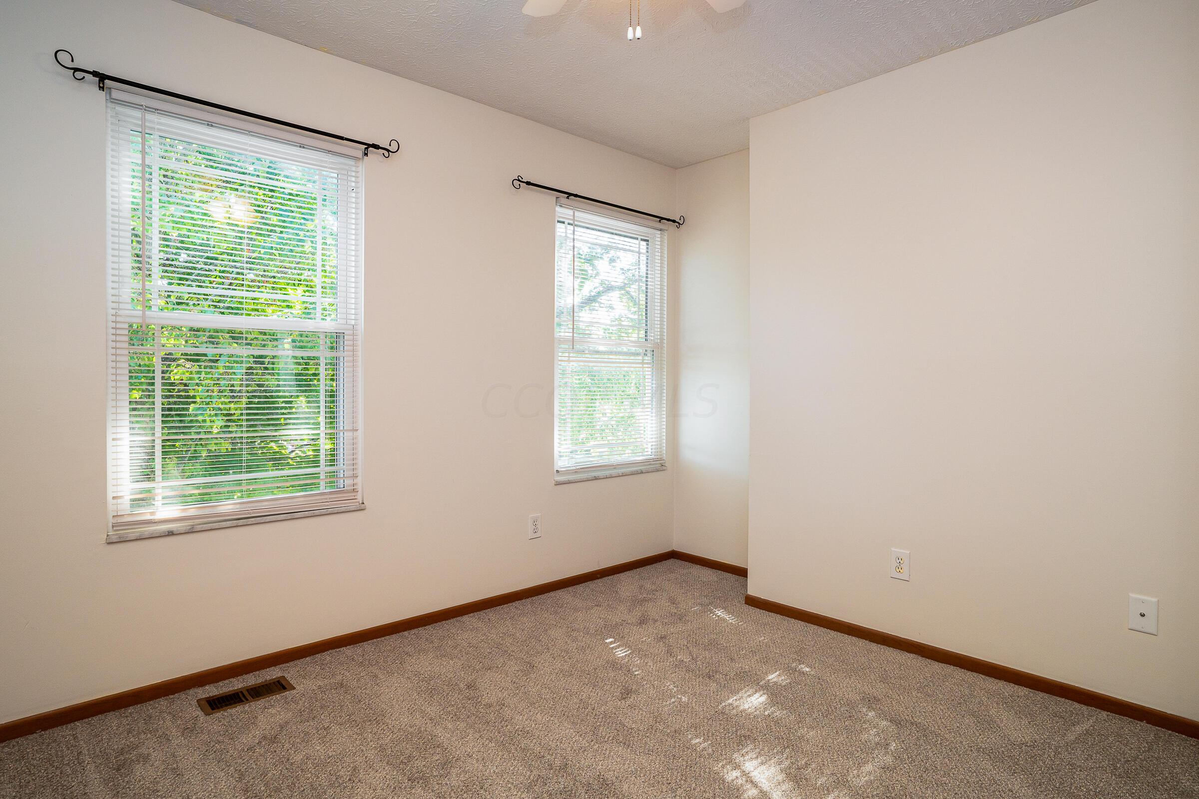 2135 Tonda Lane Grove City, OH 43123 - Photo 22 of 37 Bedroom #2
