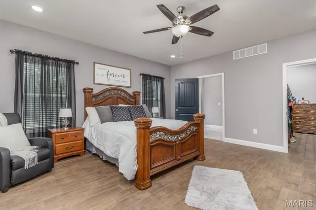 $899,900 | 25243 Highway 32, Lebanon, MO 65536